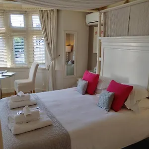 Nocleg ze śniadaniem The House Boutique - In-room Breakfast - Free Parking
